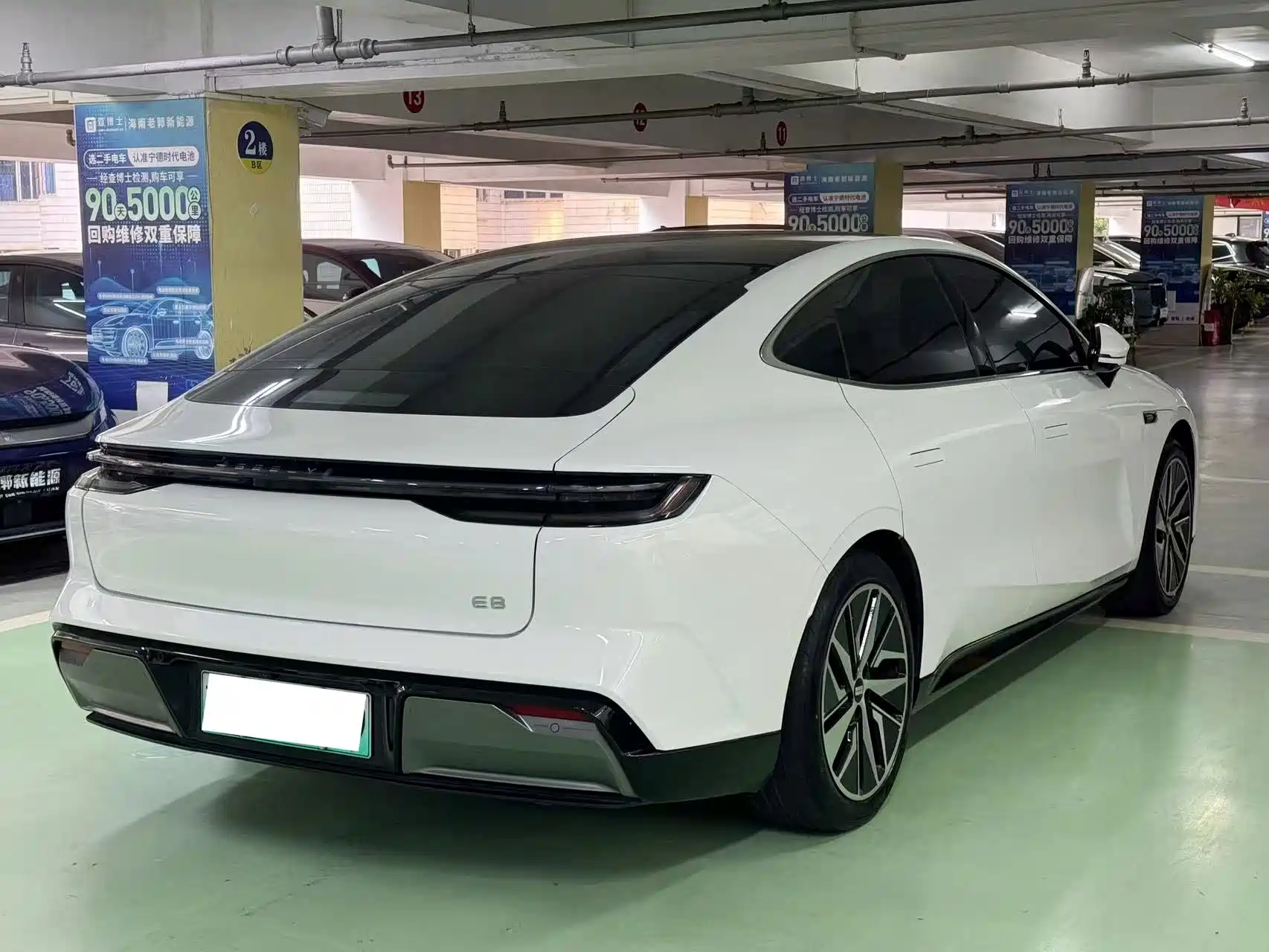 Фото 9 - Geely Galaxy Galaxy E8