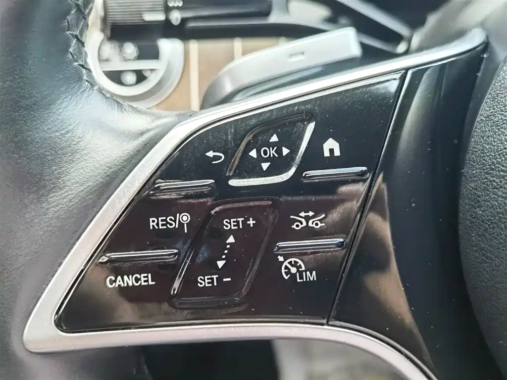 Mercedes-Benz E-Class 2024 E 300 L Fashion фото 36
