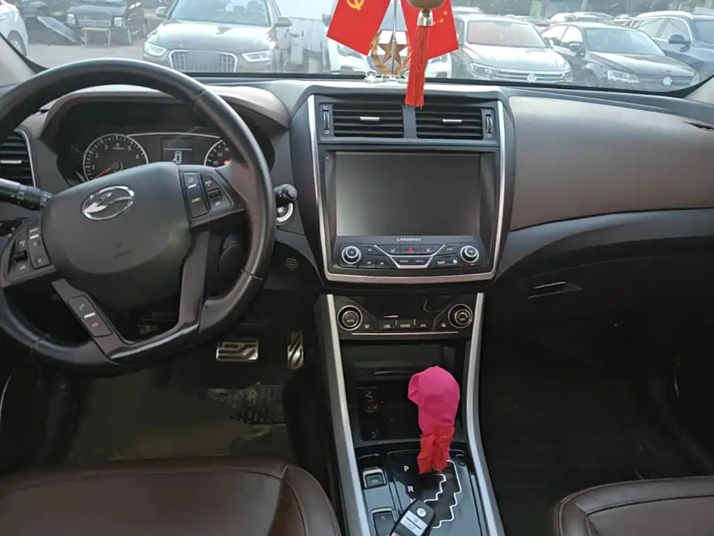 Landwind X5 2018 2016 Plus 1.5T CVT Pioneer Edition