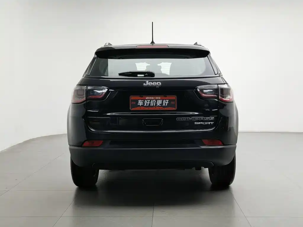 Фото 4 - Jeep Compass