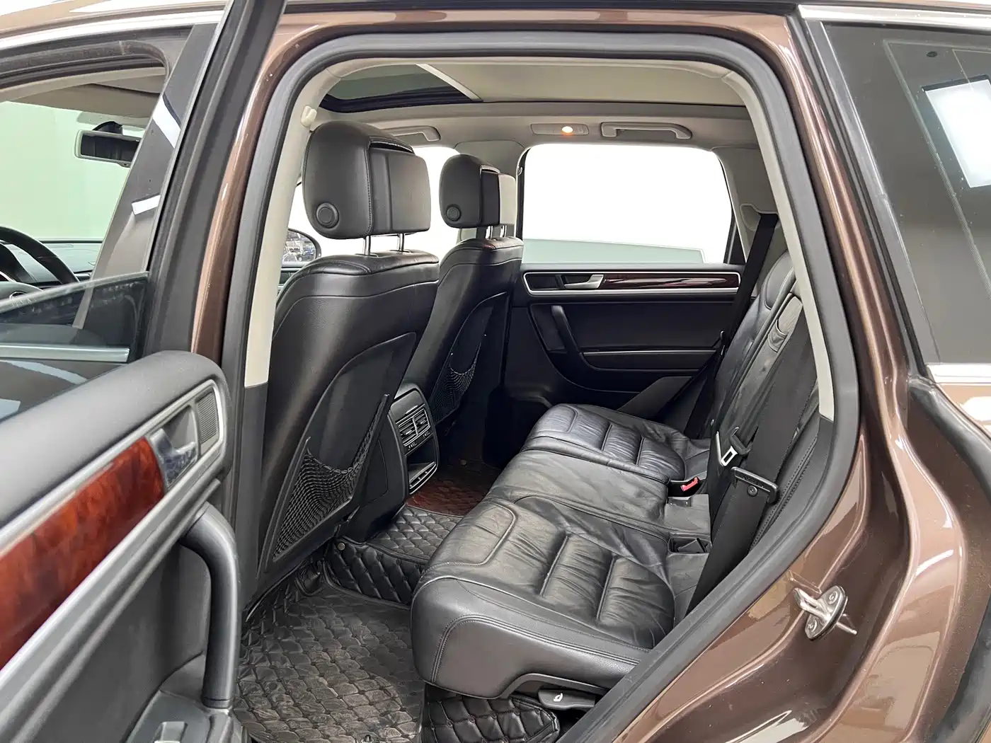 Volkswagen Touareg 2013 2011 3.0TSI Standard