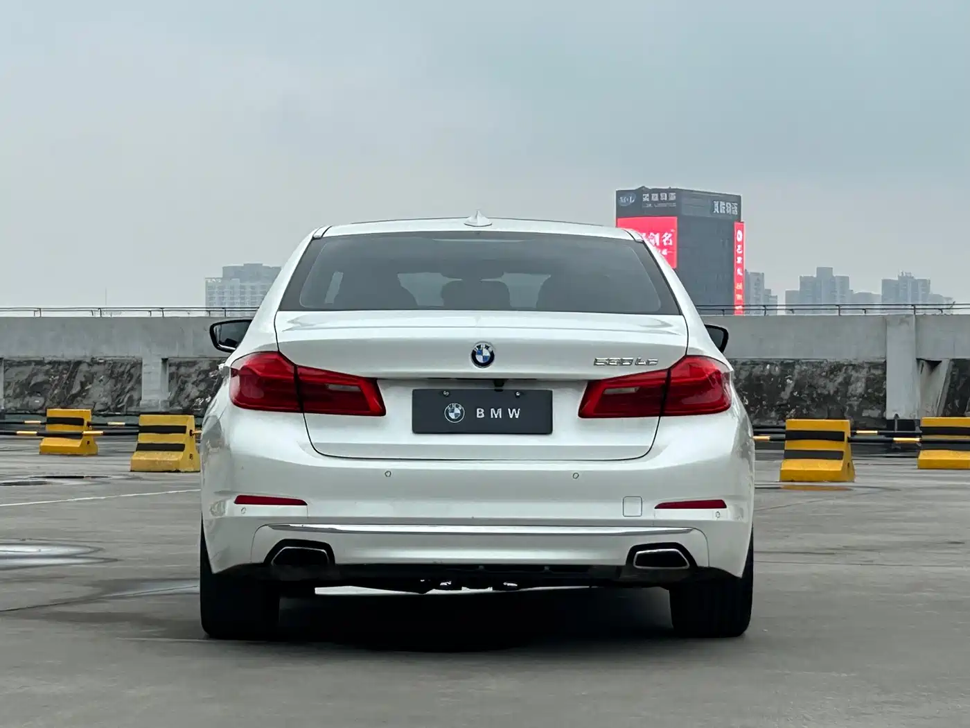 BMW 5 Series New Energy 2019 Facelift 530Le Pioneer Edition фото 4