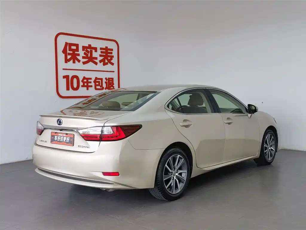 Lexus ES 2015 300h Comfort Edition фото 2