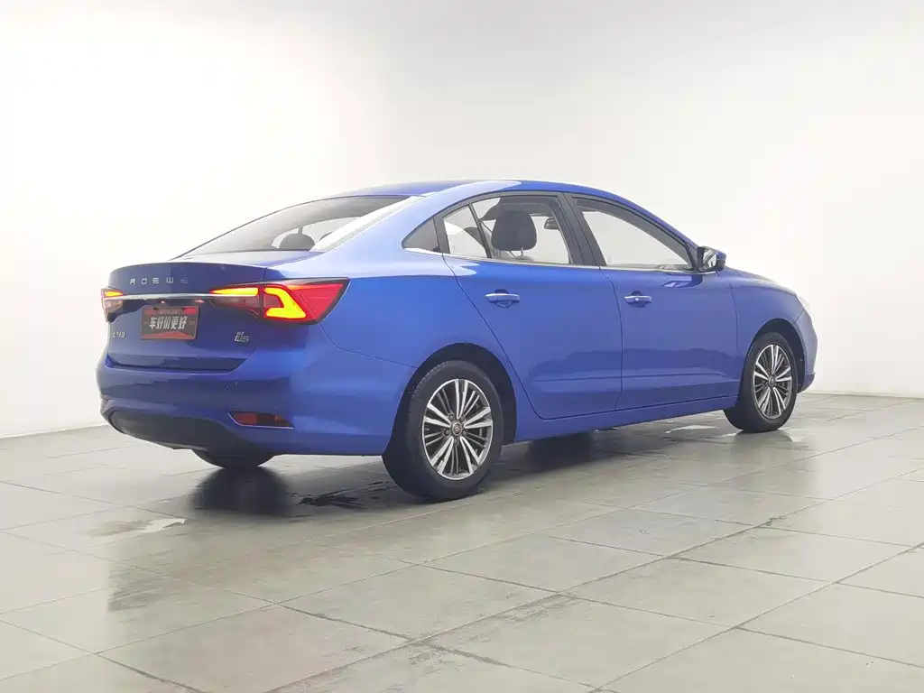 Фото 2 - Roewe i5