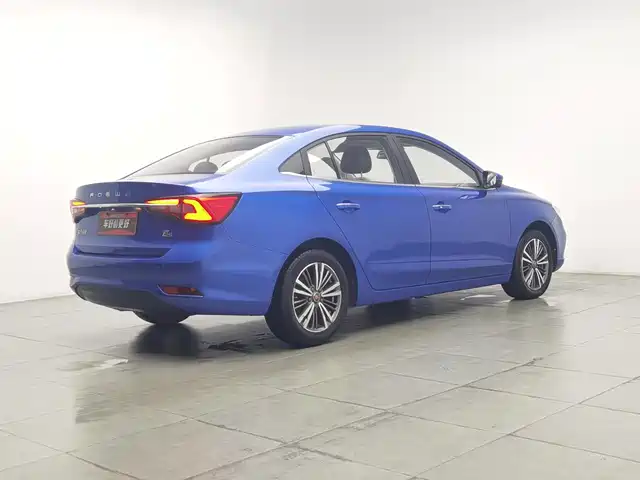 Roewe i5 2019 1.5L Auto 4G Langhao Edition — фото 2