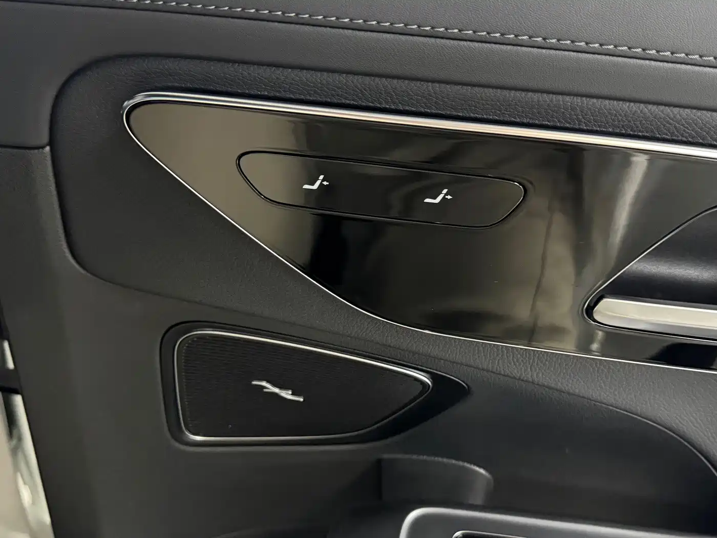 Photo 13 - Mercedes-Benz C-Class