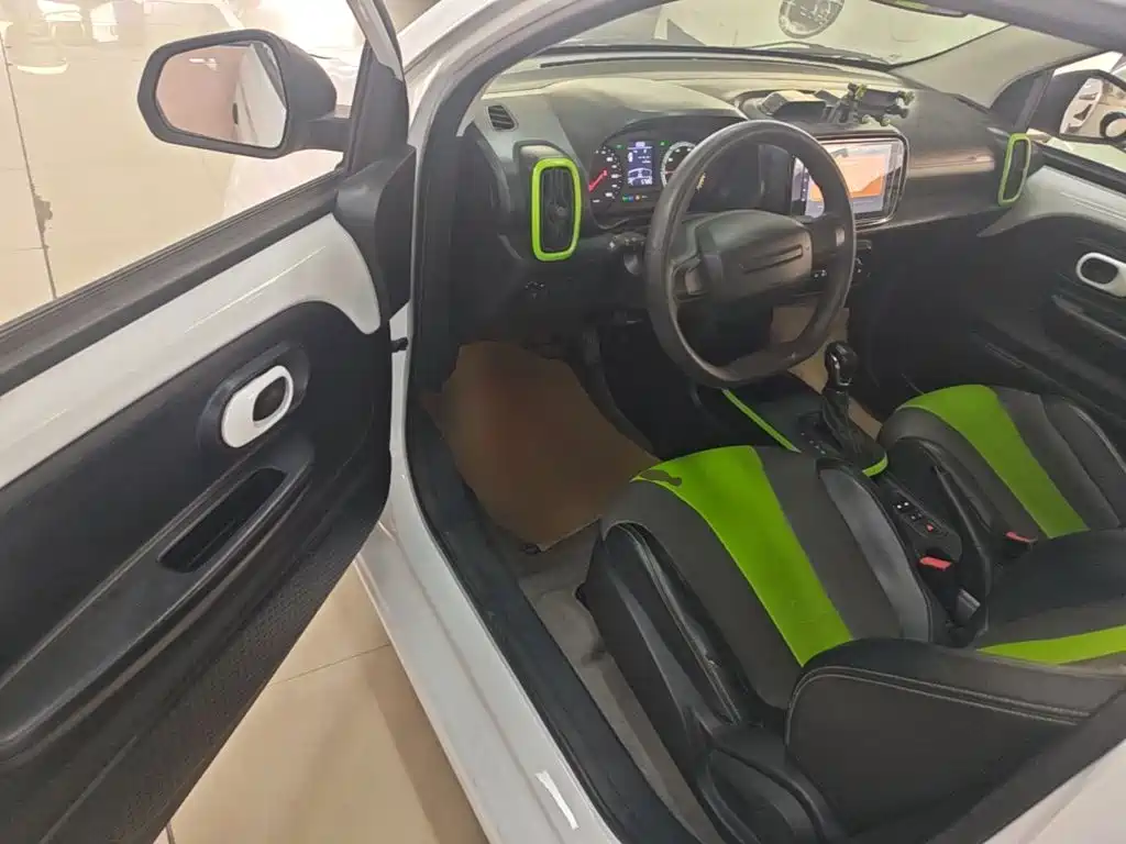 Roewe Clever 2020 2020 Urban Style Edition