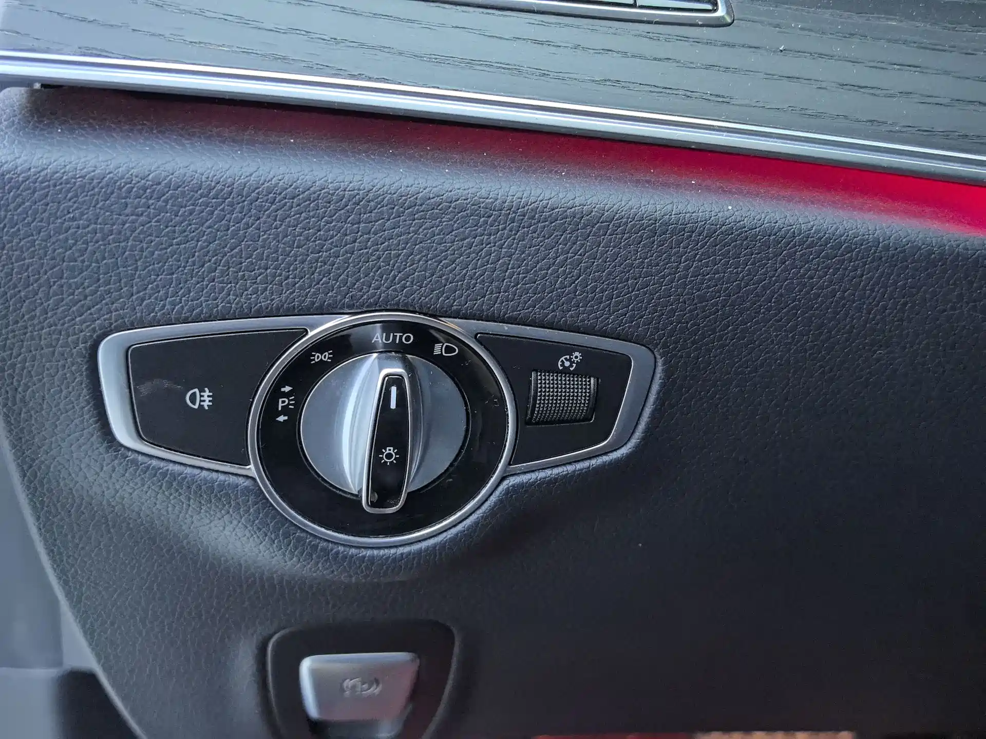 Photo 9 - Mercedes-Benz E-Class