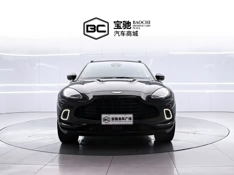 Фото 2 - Aston Martin DBX