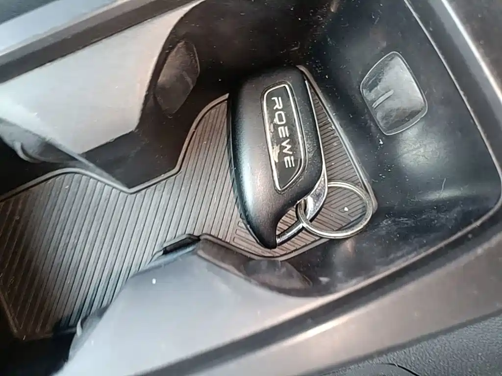 Фото 9 - Roewe i5