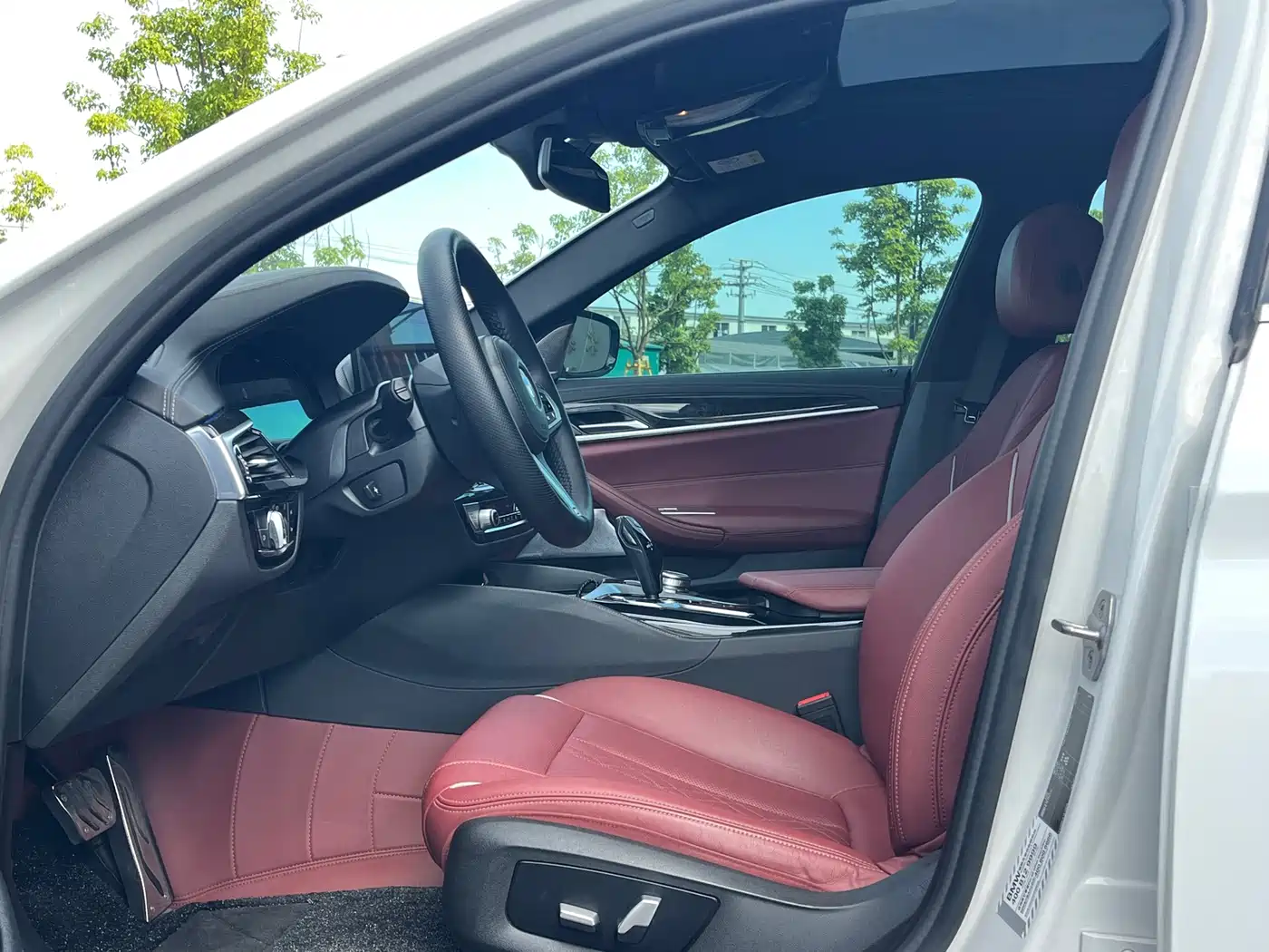 BMW 5 Series 2021 525Li M Sport Package фото 12