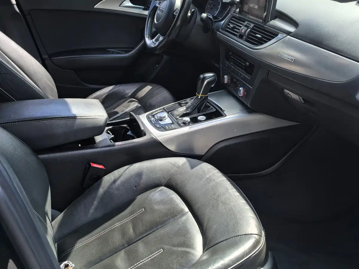 Фото 5 - Audi A6L