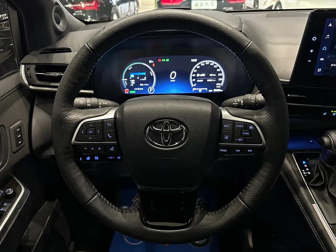 Toyota Granvia 2023 2022 Model Year 2.5L Hybrid Flagship Edition