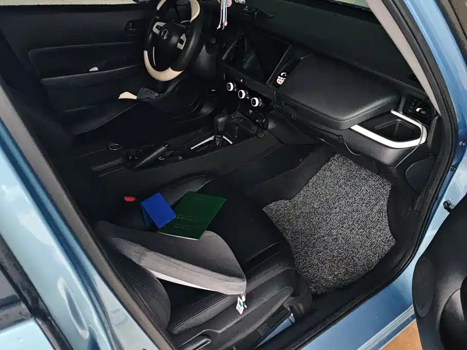 Фото 8 - Honda Fit