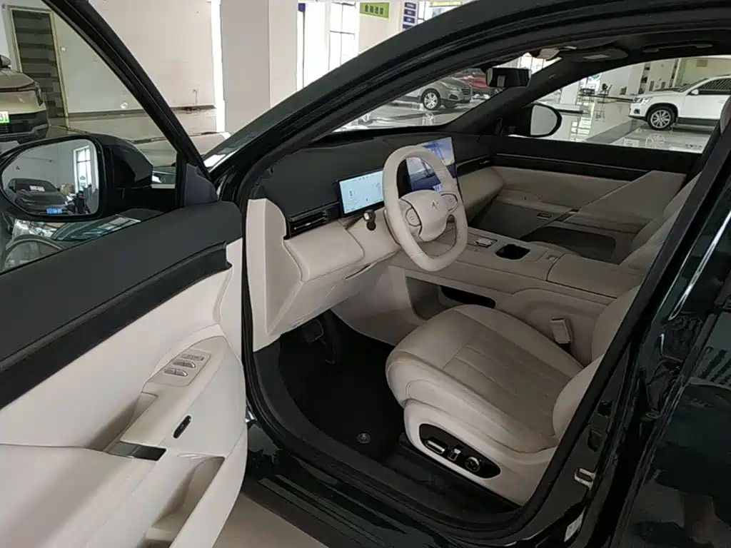 Dongfeng Yipai eπ008 2025 2026 6-seater Extended Range Family Edition