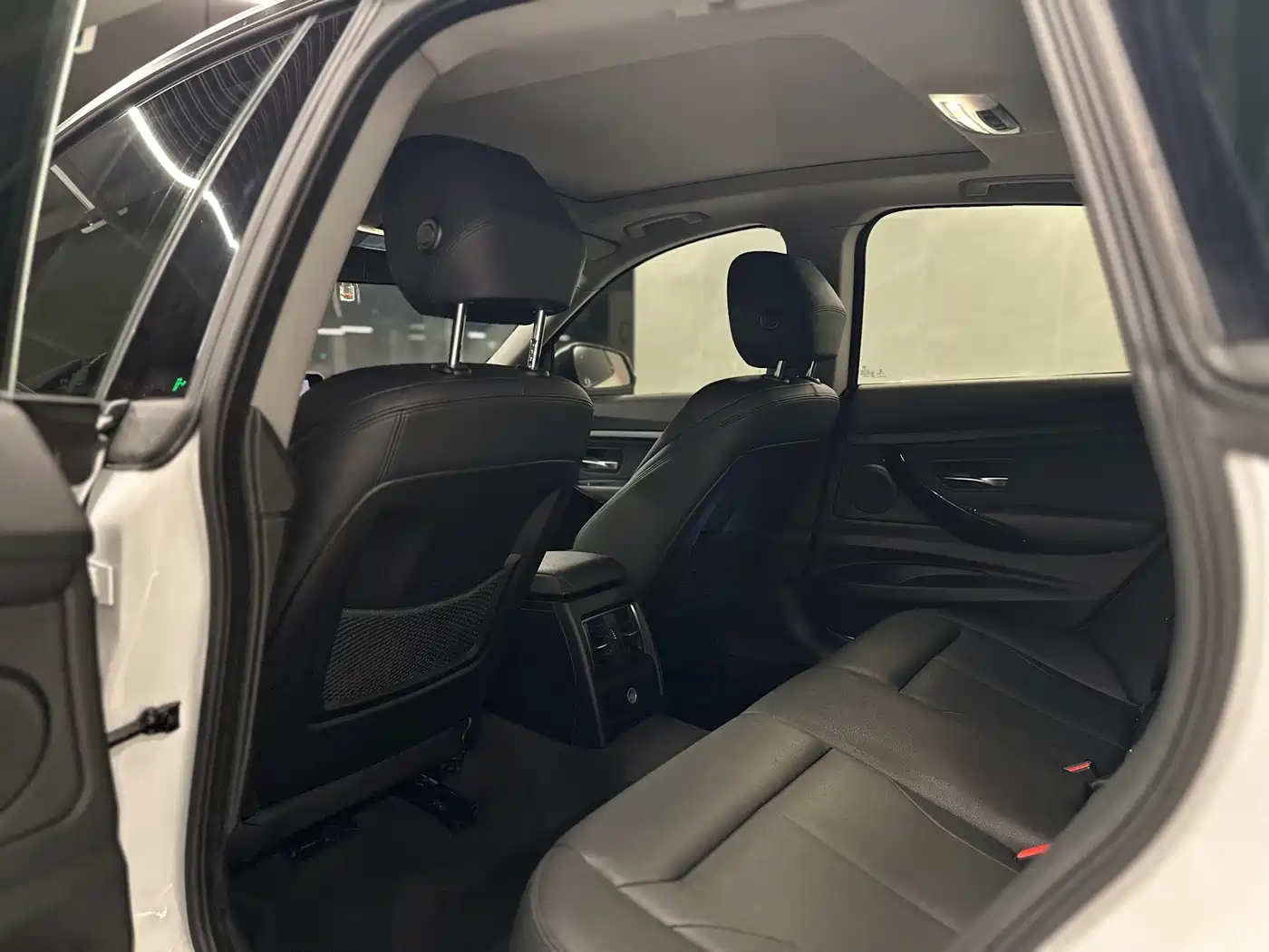 BMW 3 Series GT 2018 320i Fashion фото 15