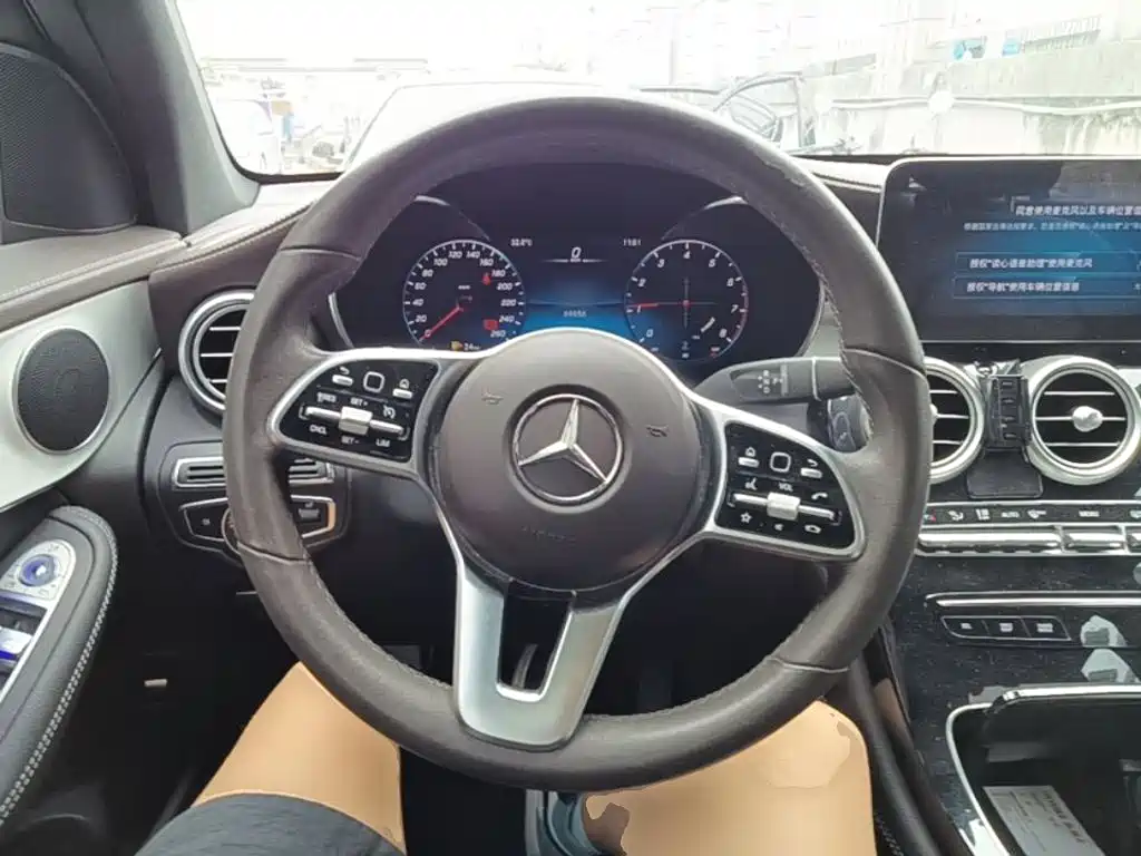 MERCEDES-BENZ GLC