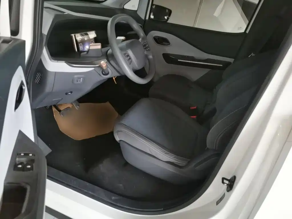 Baojun E200 2021 2020 305KM Smart Edition