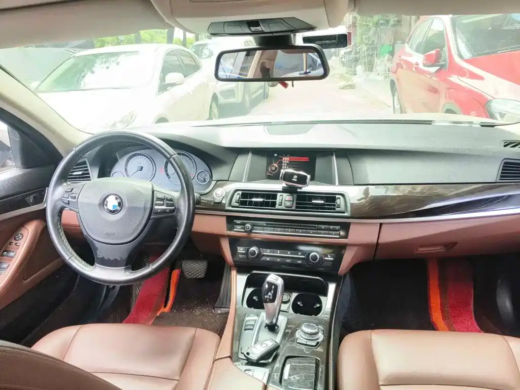Photo 12 - BMW 5 Series