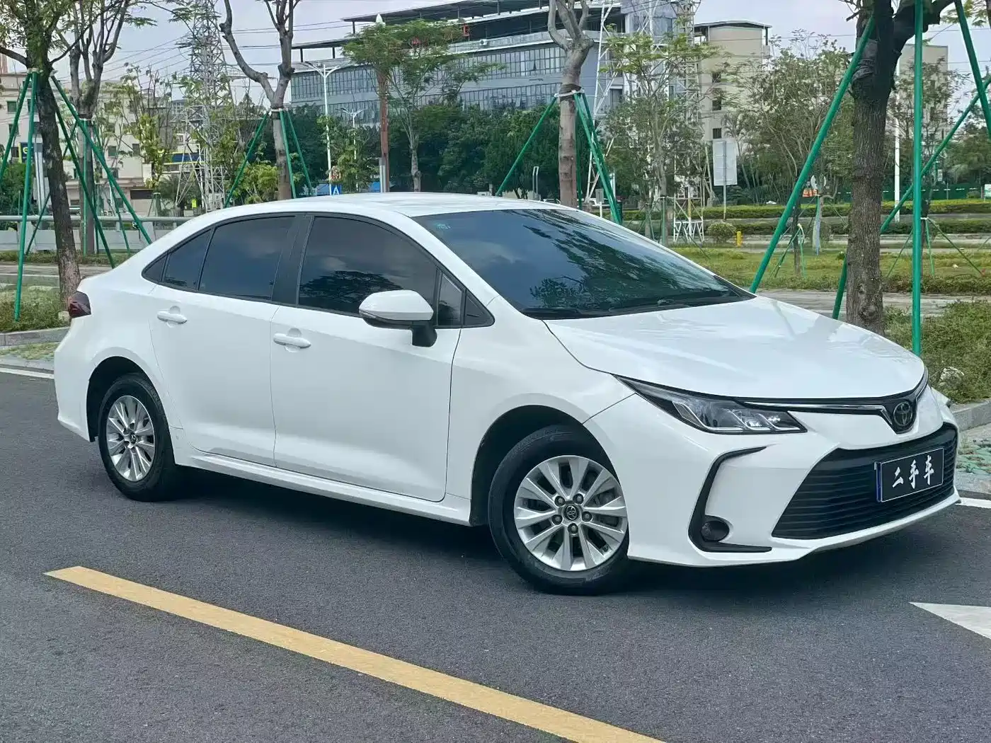 Toyota Corolla 2019 1.2T S-CVT GL Pioneer Edition фото 3