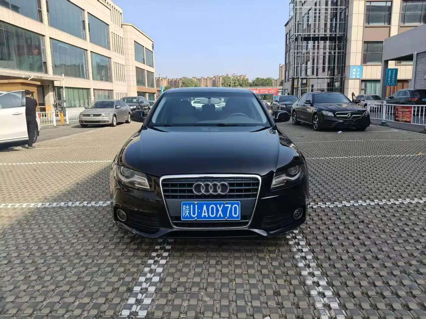 Audi A4L 2010 2.0 TFSI Standard