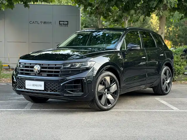  Volkswagen Touareg 2026 3.0TSI R-Line Black Sport Package