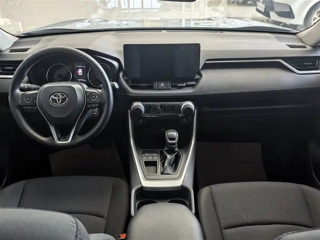 Toyota RAV4 Rongfang 2023 2.0L CVT 2WD Urban Edition фото 8