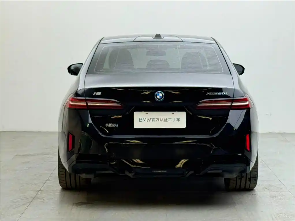 Фото 5 - BMW i5