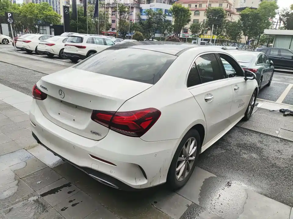 Mercedes-Benz A-Class 2021 A 200 L Sport Sedan Fashion Edition фото 2