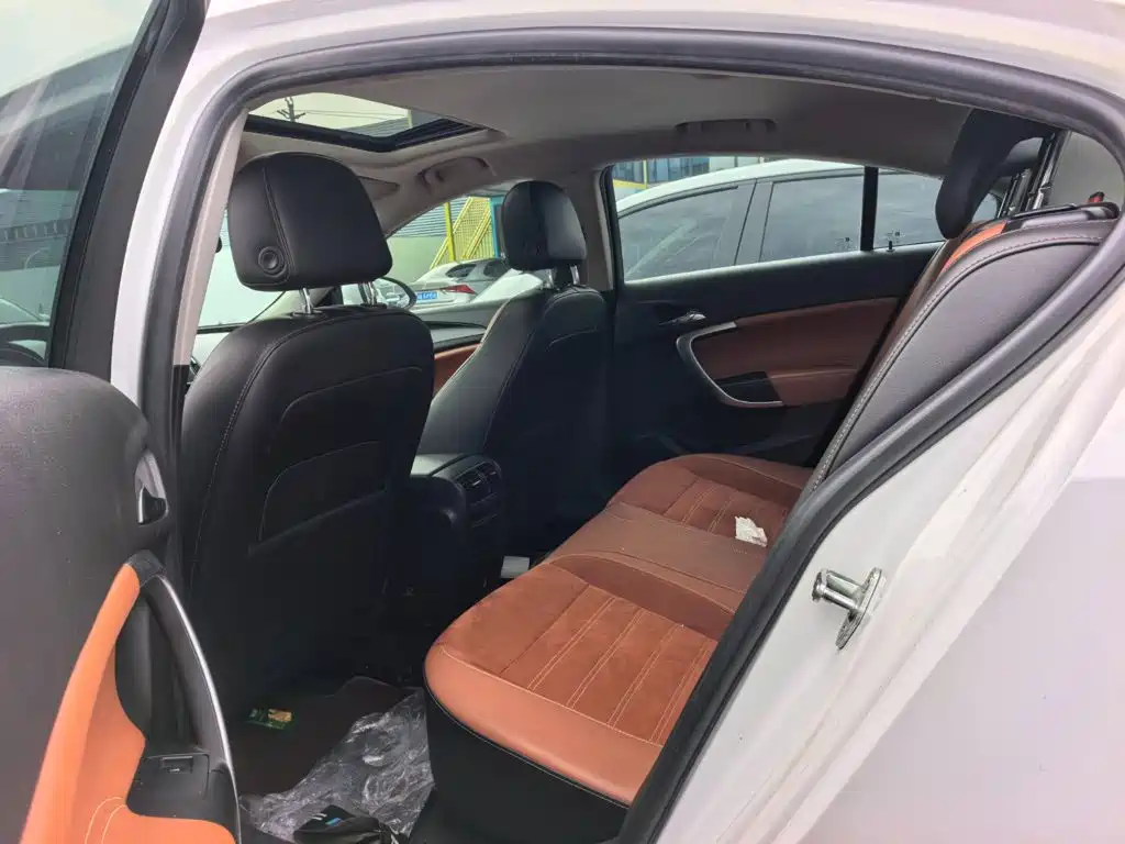 Photo 9 - Buick Regal