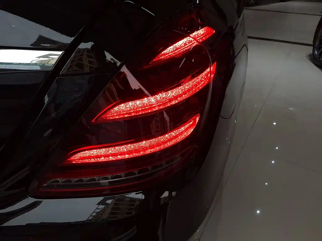 Mercedes-Benz S-Class 2020 S 350 L Premium Edition Collector's Version фото 25