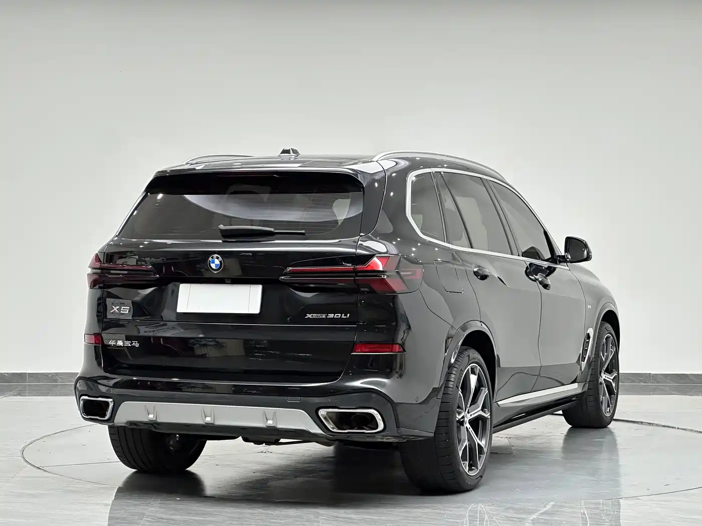 BMW X5 2025 2025 Model xDrive 30Li Exclusive M Sport Blackout Package