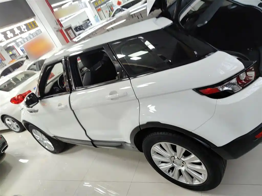 Land Rover Range Rover Evoque 2015 2.0T 5-Door Intelligent Edition фото 21