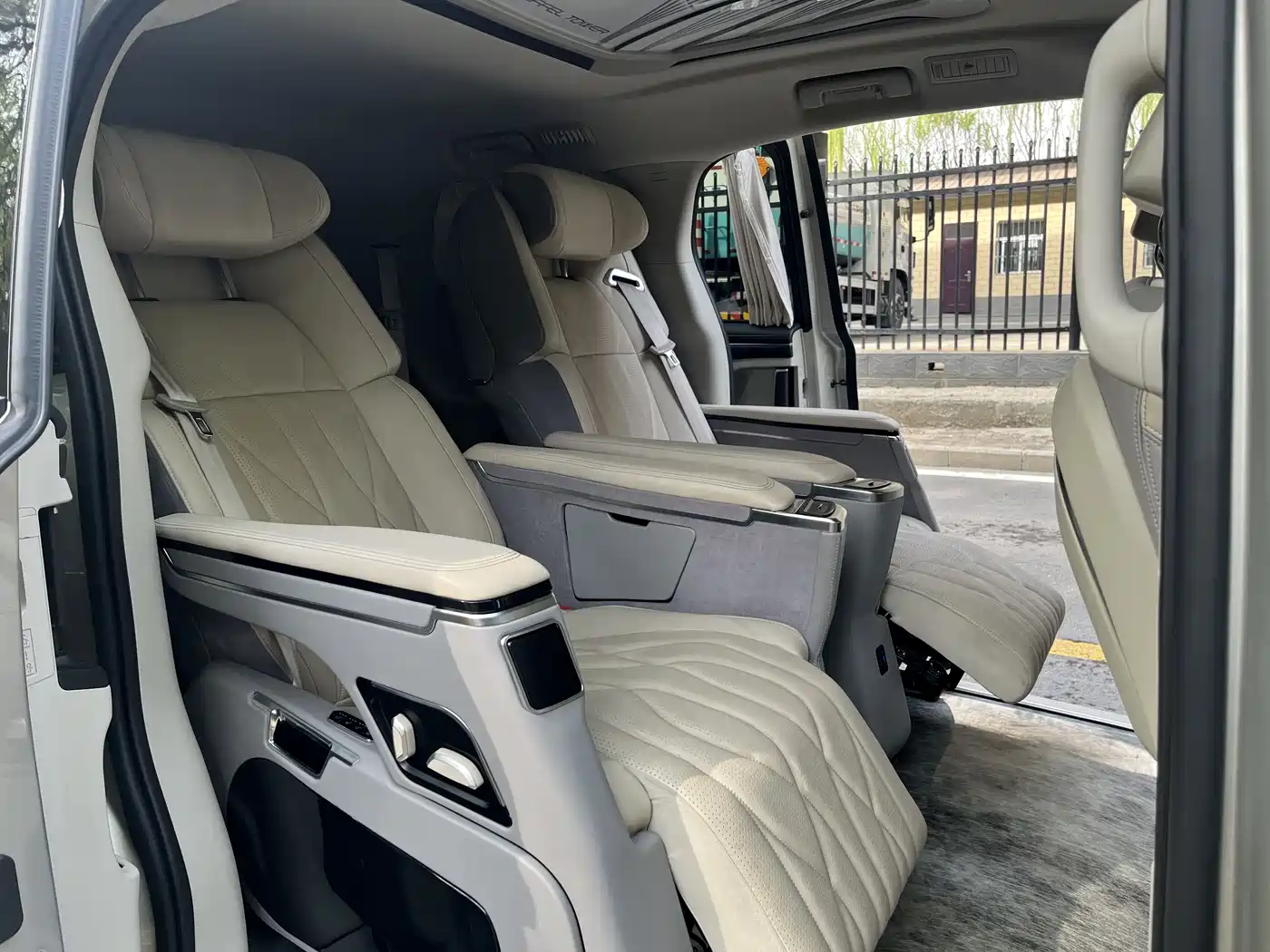 Buick GL8 2022 ES Landmark 653T Comfort фото 15
