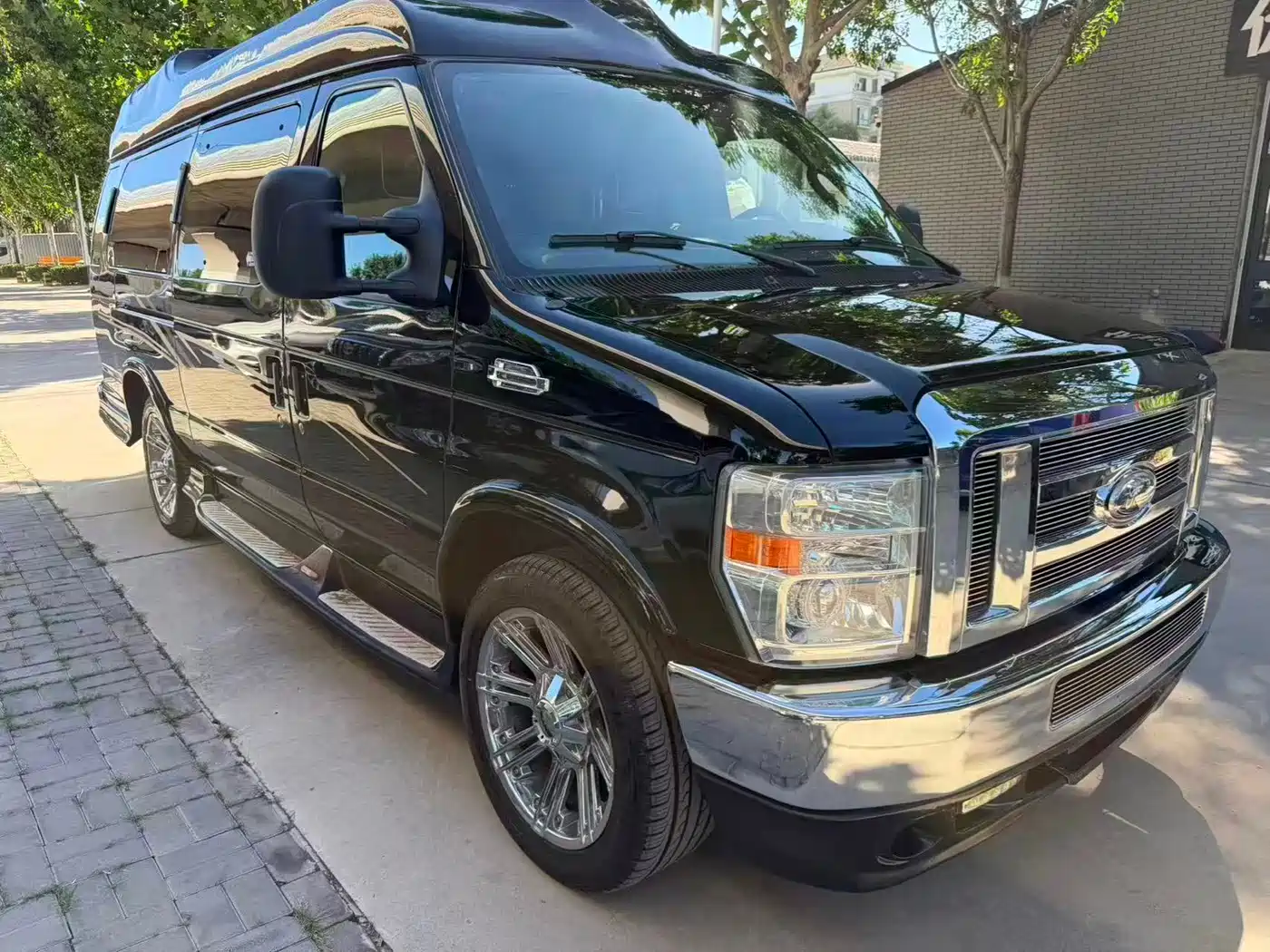 Ford E350 2015 2011 5.4L Platinum Limited Edition