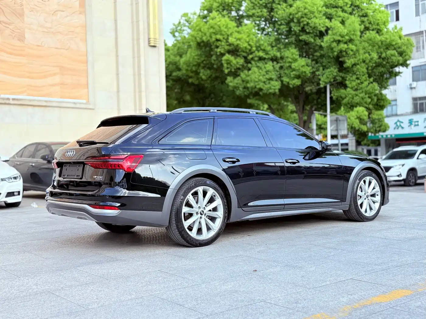 Audi A6 (Import) 2023 Model allroad quattro 55 TFSI Grand Explorer Edition фото 4