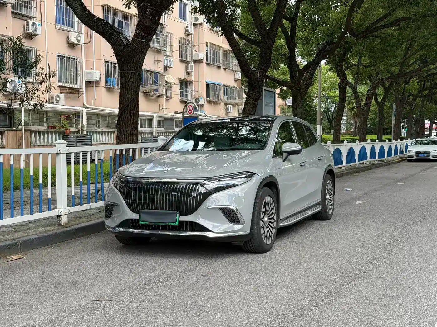Mercedes-Benz Maybach EQS SUV 2024