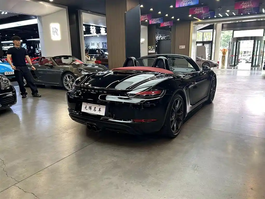 Porsche 718 2019 Boxster T 2.0T фото 13
