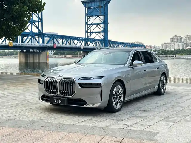 BMW i7 eDrive50L, Лидер, M Спорт-пакет