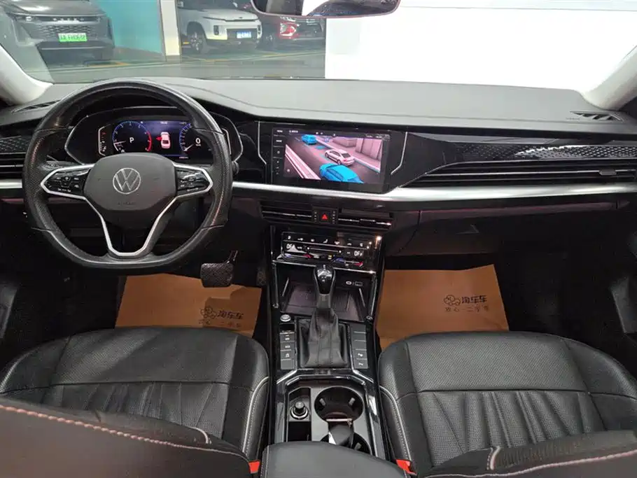 Volkswagen Passat 2022 330TSI Luxury Edition фото 12