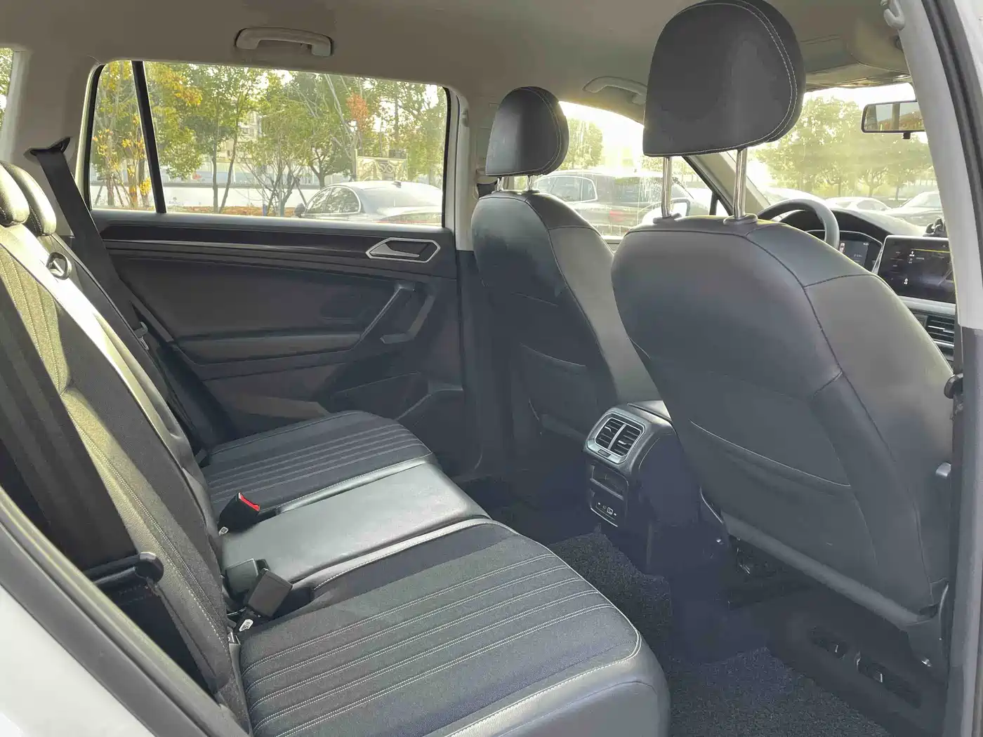Volkswagen Tiguan L 2022 330TSI Automatic 2WD Comfort Edition фото 14