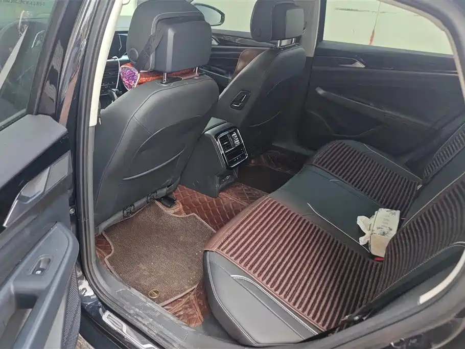 Volkswagen Passat 2025 Outstanding 330TSI Elite Edition фото 11