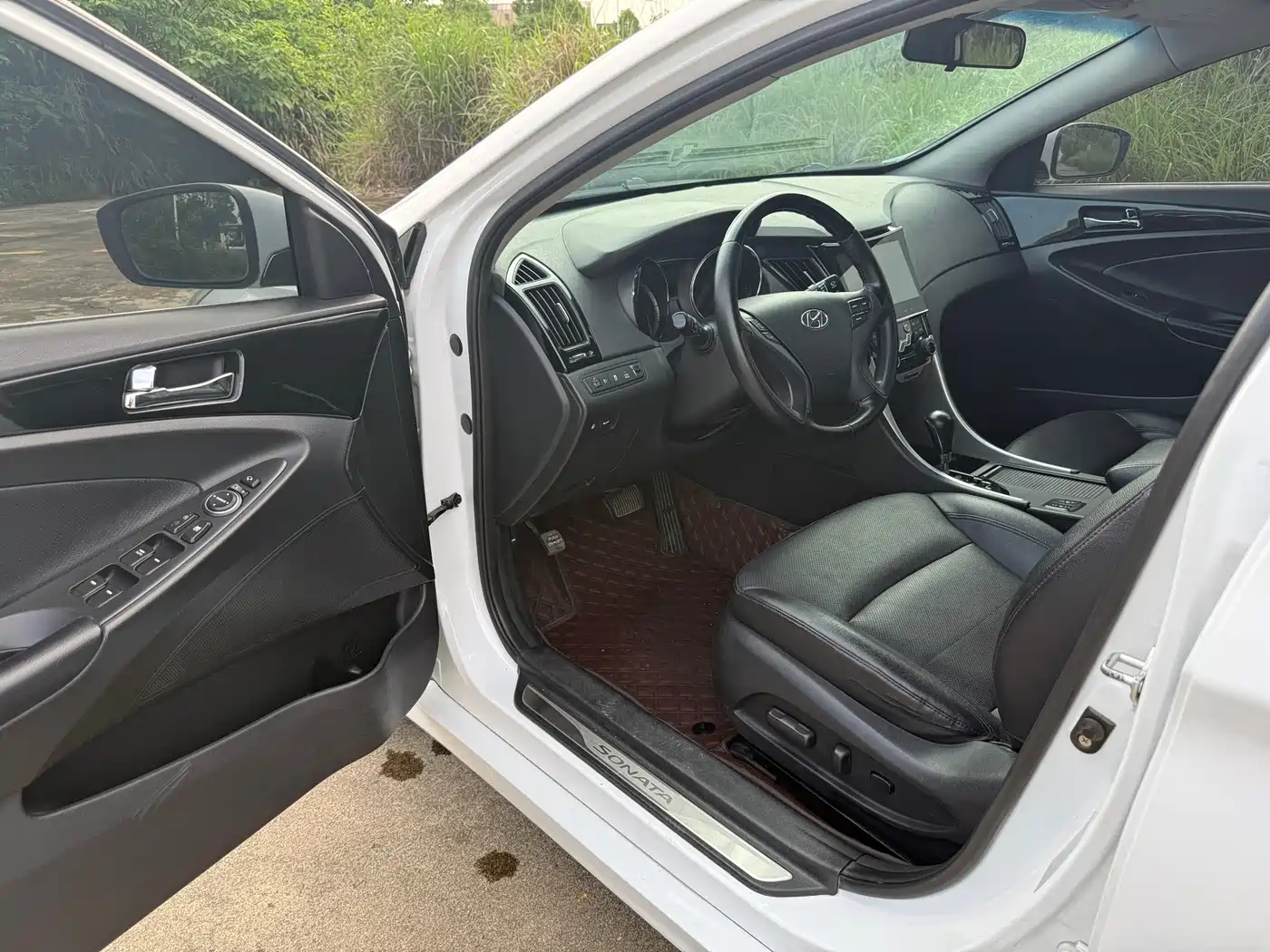 Hyundai Sonata 2014 2.4L Automatic Leading Edition China IV фото 8