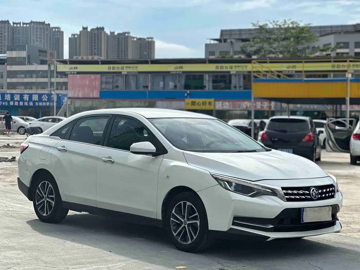 Venucia D60 2019 2019 100K Glory 1.6L XE CVT Chen Xiang Edition China V