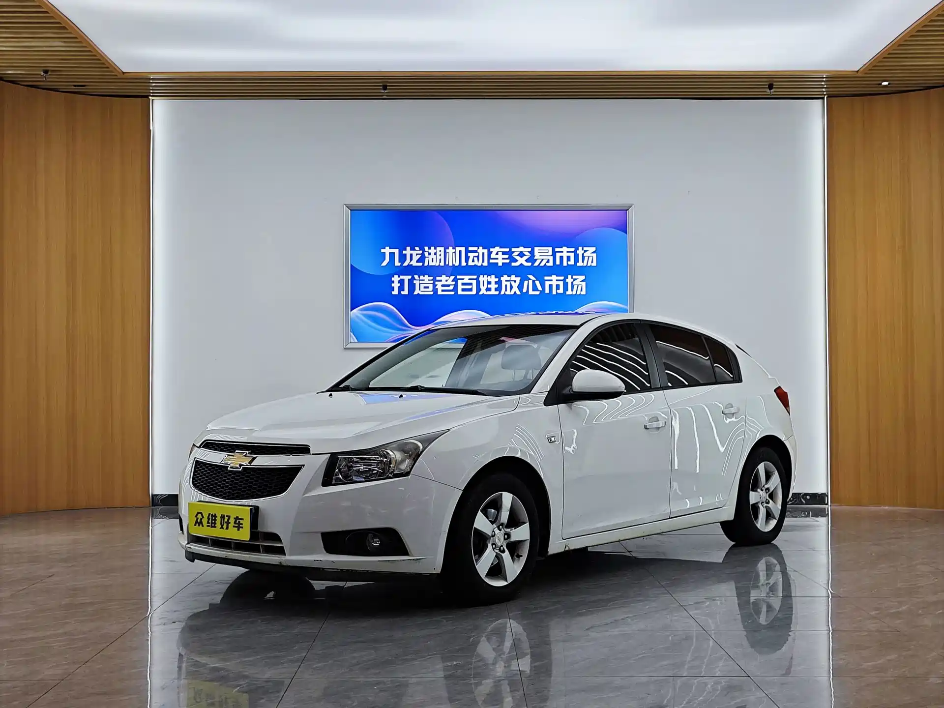 Фото 1 - Chevrolet Cruze