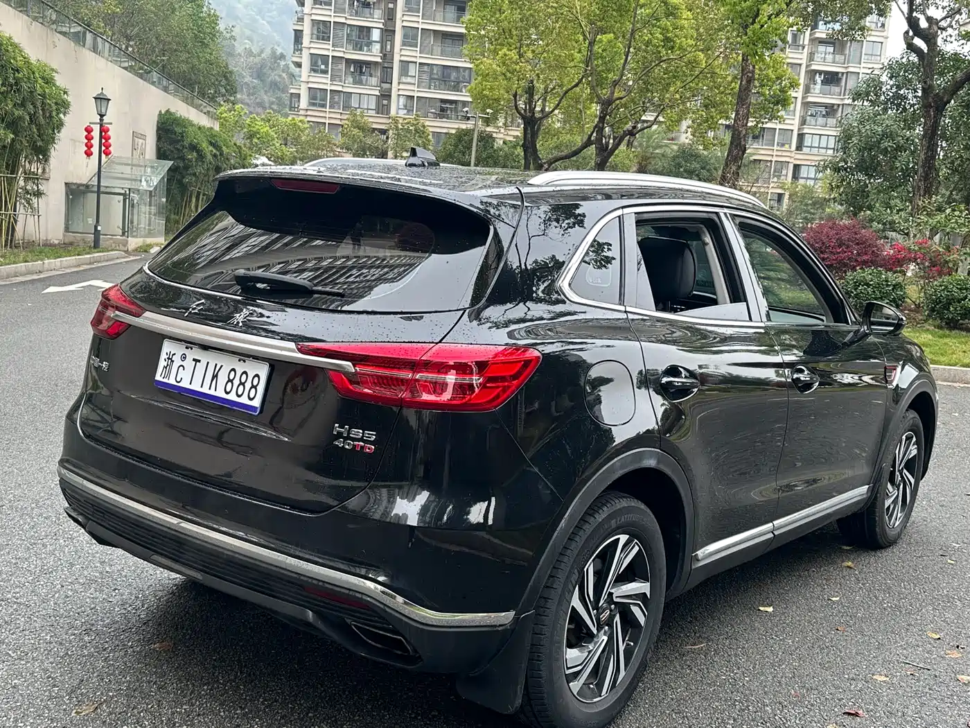 Hongqi HS5 2022 Facelift 2.0T Smart Flag Enjoyment Edition фото 4