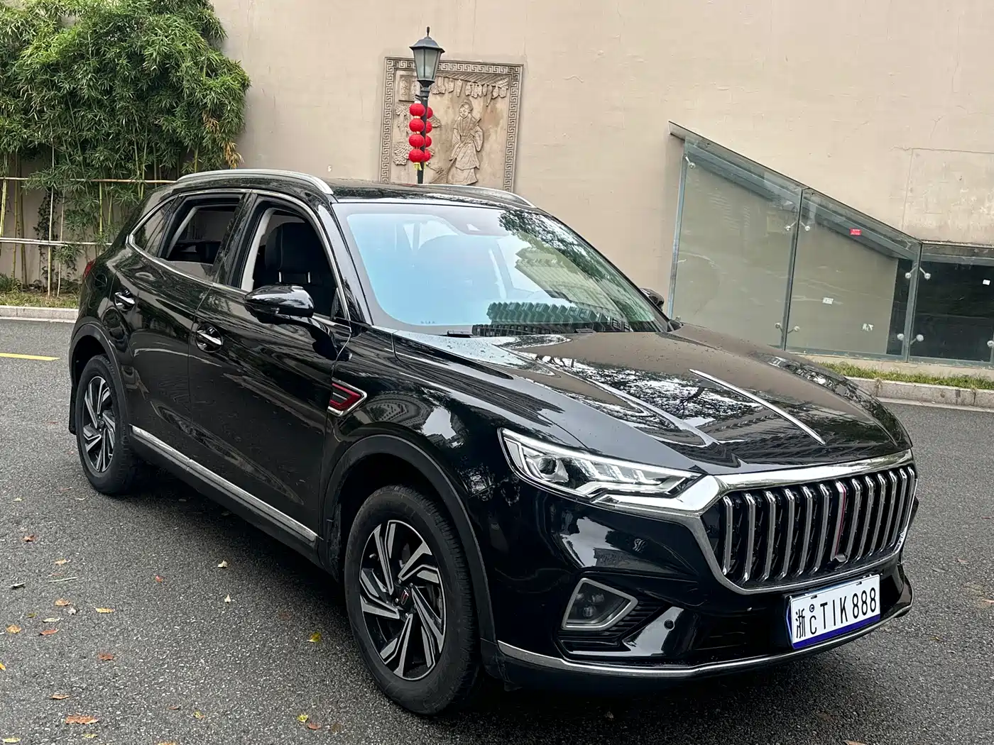 Hongqi HS5 2022 Facelift 2.0T Smart Flag Enjoyment Edition фото 3