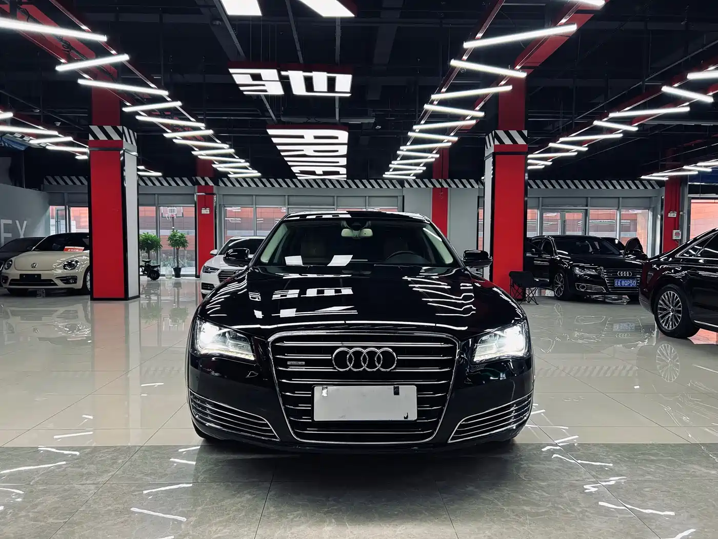 Photo 2 - Audi A8
