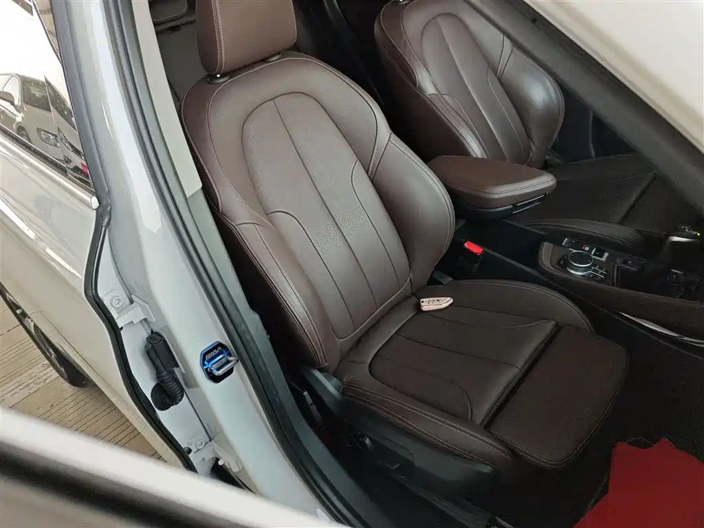 BMW X1 2016 xDrive20Li Luxury Model фото 25