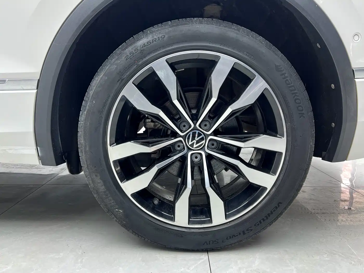 Volkswagen Tiguan L 2021 330TSI Automatic 2WD R-Line Premium фото 15